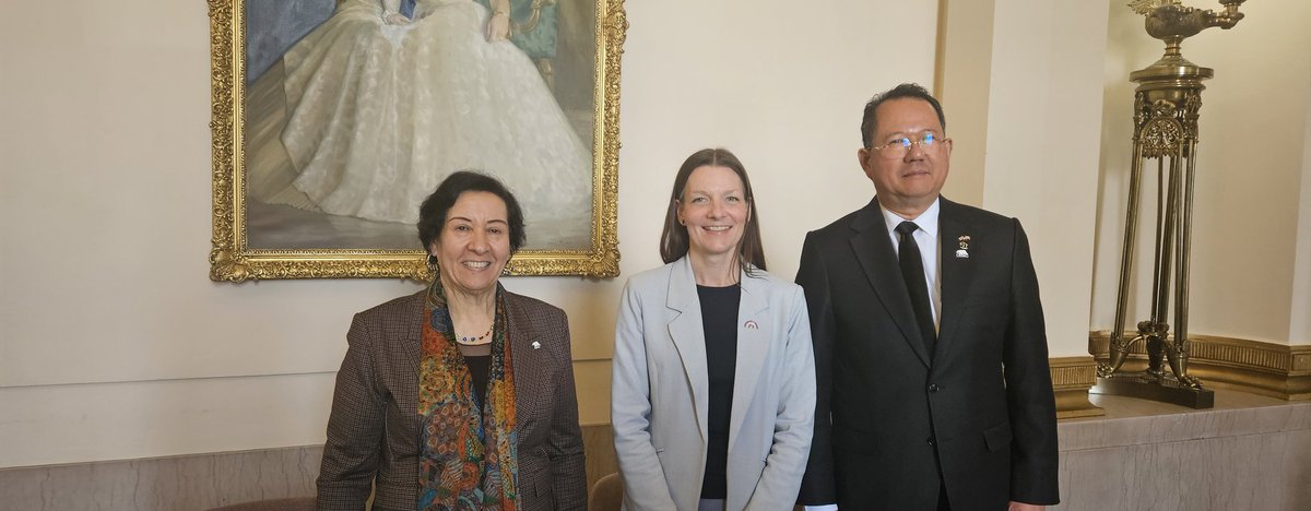 MoroccoOttawa's tweet image. @GafOttawa : mission #Manitoba jour 2 pm: échanges avec la communauté francophone de #Winnipeg au @CercleMoliere, entretiens  avec hon. Malaya MARCELINO, Ministre de l'immigration &amp;amp; Hon. Tracey Schmidt, ministre de l'education, &amp;amp; réunion avec @philiphoude, Consul Honoraire#Maroc