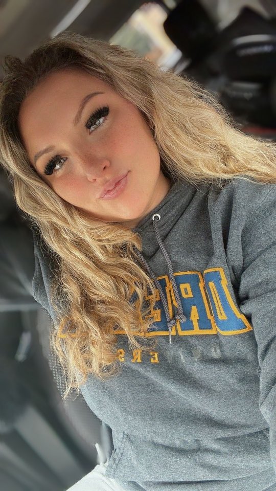 katie 🤠🧡🐮 tweet media