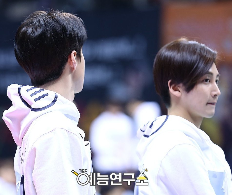 lorssss022's tweet photo. EVERYONE'S FAVORITE ISAC MOMENT IS IN HO CHI MINH, AND I'M NOT BLUFFING WHEN I TWEET THIS. 😆😭

MY FRIEND IS ALSO LAUGHING WHEN SHE SAW THIS. THE PHOTO SHE SENT IS BLURRED. GOOD THING I FOUND ONE ON THREADS (©kamelria04).  😆😆

SEHUN×JEONGHAN×JOHNNY https://t.co/sxeK434nxv