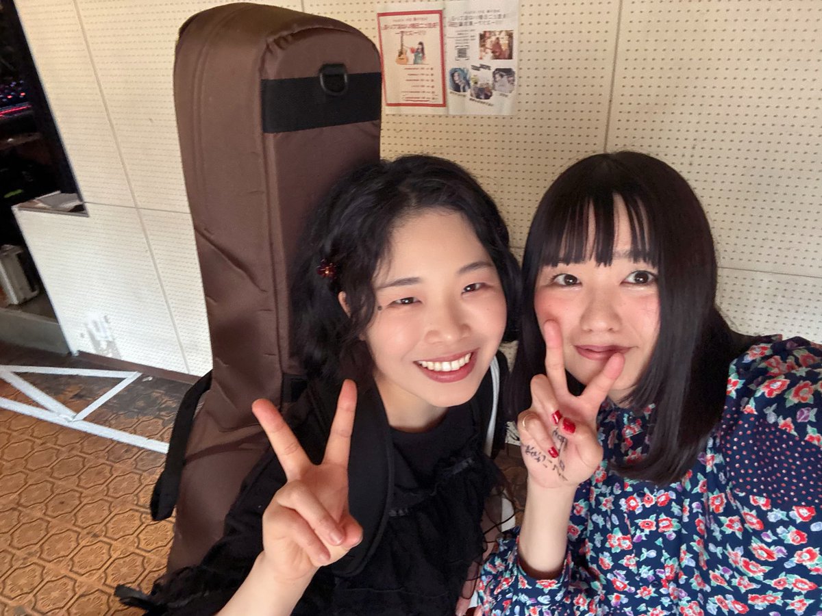 まび江 tweet media