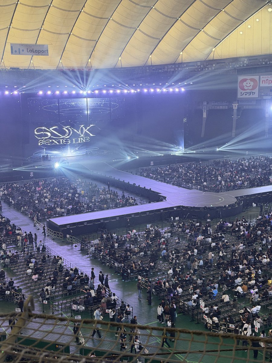 YMM__417's tweet photo. aespa最高。
素晴らしかった。
このツアー昨年から3回目だけど、今回は新曲も多めで、しかも生バンドで見応え十分。
5月のアルバム出たらまた行きたくなるのでしょう。韓国行って現地グッズも買い漁りたい。久々にポタクしております。 https://t.co/pVzhHwkFXw