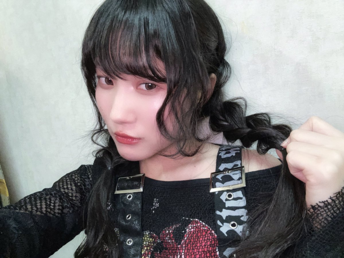 ちょっとセクシー。 142cmには見えないな。