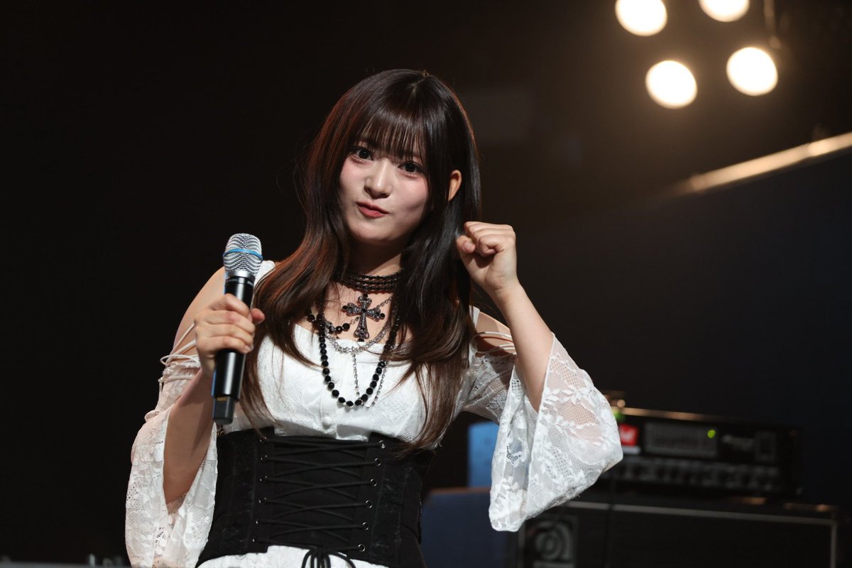 내반쪽 tweet media