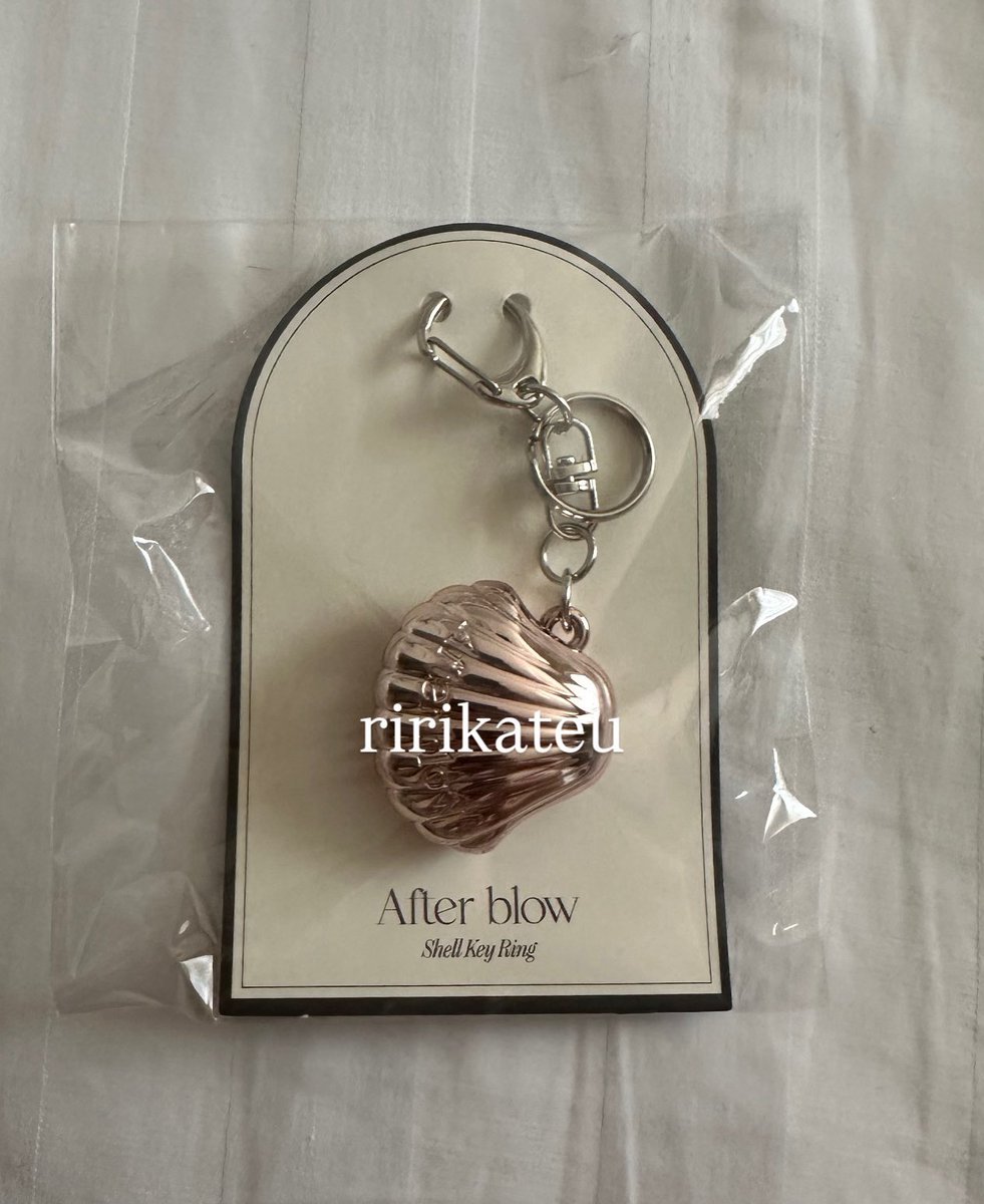 ririkateu's tweet photo. wts lfb day6 ph 

WONPIL
After Blow Shell Key Ring ONLY 
in rose gold // (no perfume balm)

₱750 | ₱650 (payo)
onhand 
payo or 3 days res

dm me 

#DAY6 #원필 #WONPIL https://t.co/CGtq2WRVgb