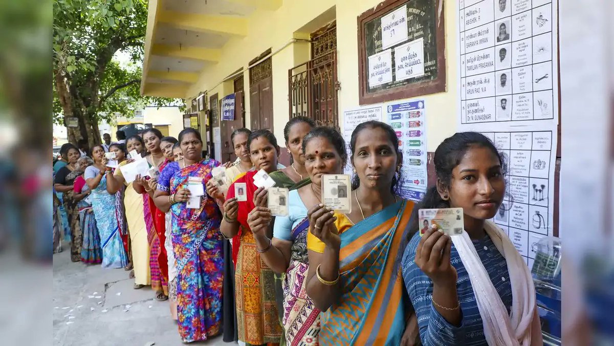 abdullah_0mar's tweet photo. Benefit of SIR process in West Bengal.

Man waits hours at polling booth to catch wife who ran away 2 years ago with another man.

He thought the SIR process and fears of voter deletion would make her show up to vote and she showed up for the vote.

At 2pm, a woman arrived at the booth with her voter's slip and EPIC card. The man moved instantly — lunging at her, trying to snatch her voter's card, pulling her hair and wrapping his arms around her from behind.