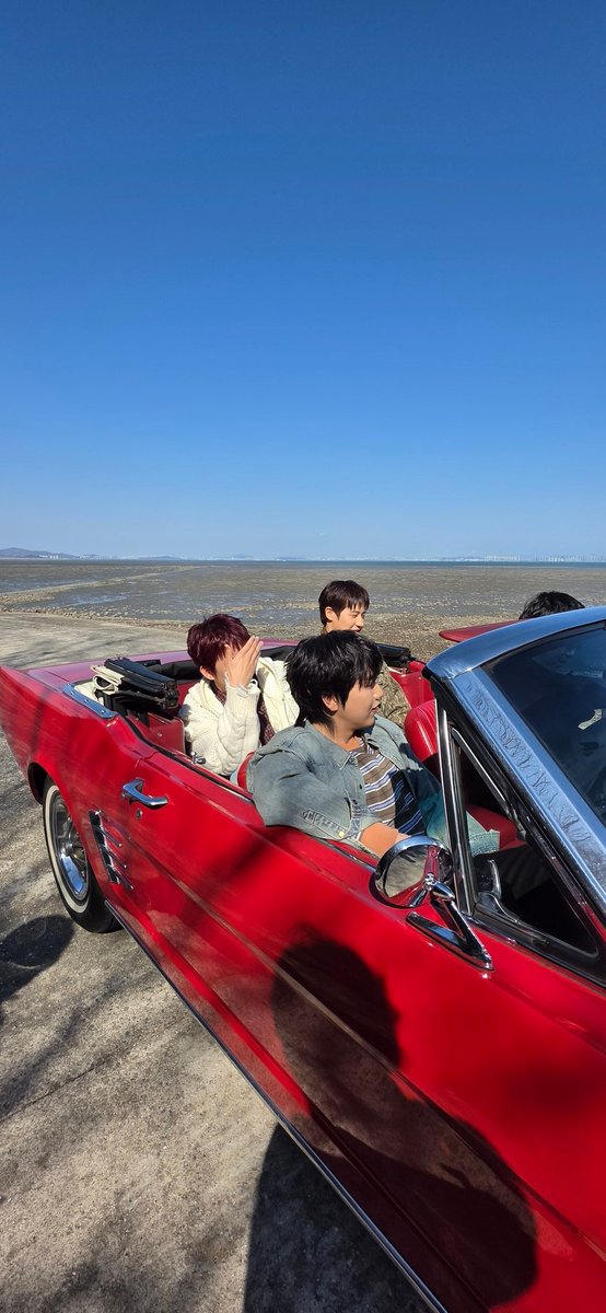 B1A4 tweet media