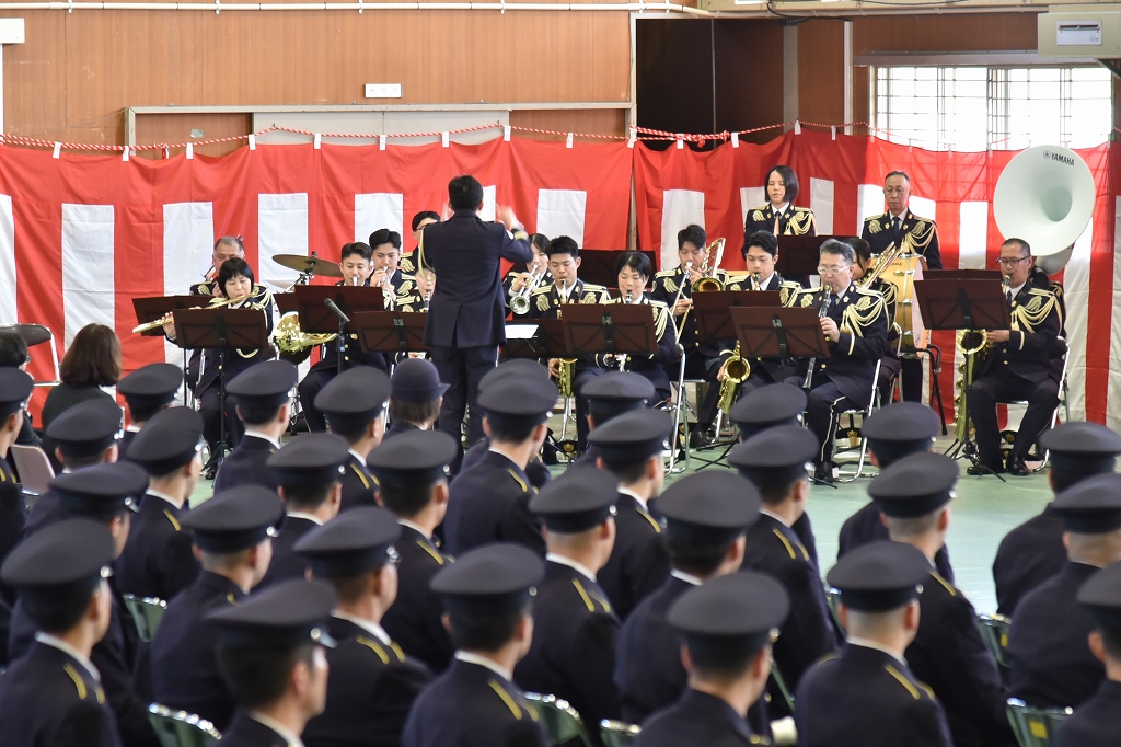 JGSDF_MA_10BAND's tweet photo. 🎶『令和8年度自衛官候補生入隊行事』🎵
📍#陸上自衛隊　#金沢駐屯地
🗓4/11(土)

金沢駐屯地で新隊員の教育が始まりました❕
ご入隊おめでとうございます😊
今年度新たに入隊した皆さんへのエールを込めて演奏いたしました♪

#第10師団
#第10音楽隊 https://t.co/AZhZJ7mc1Y