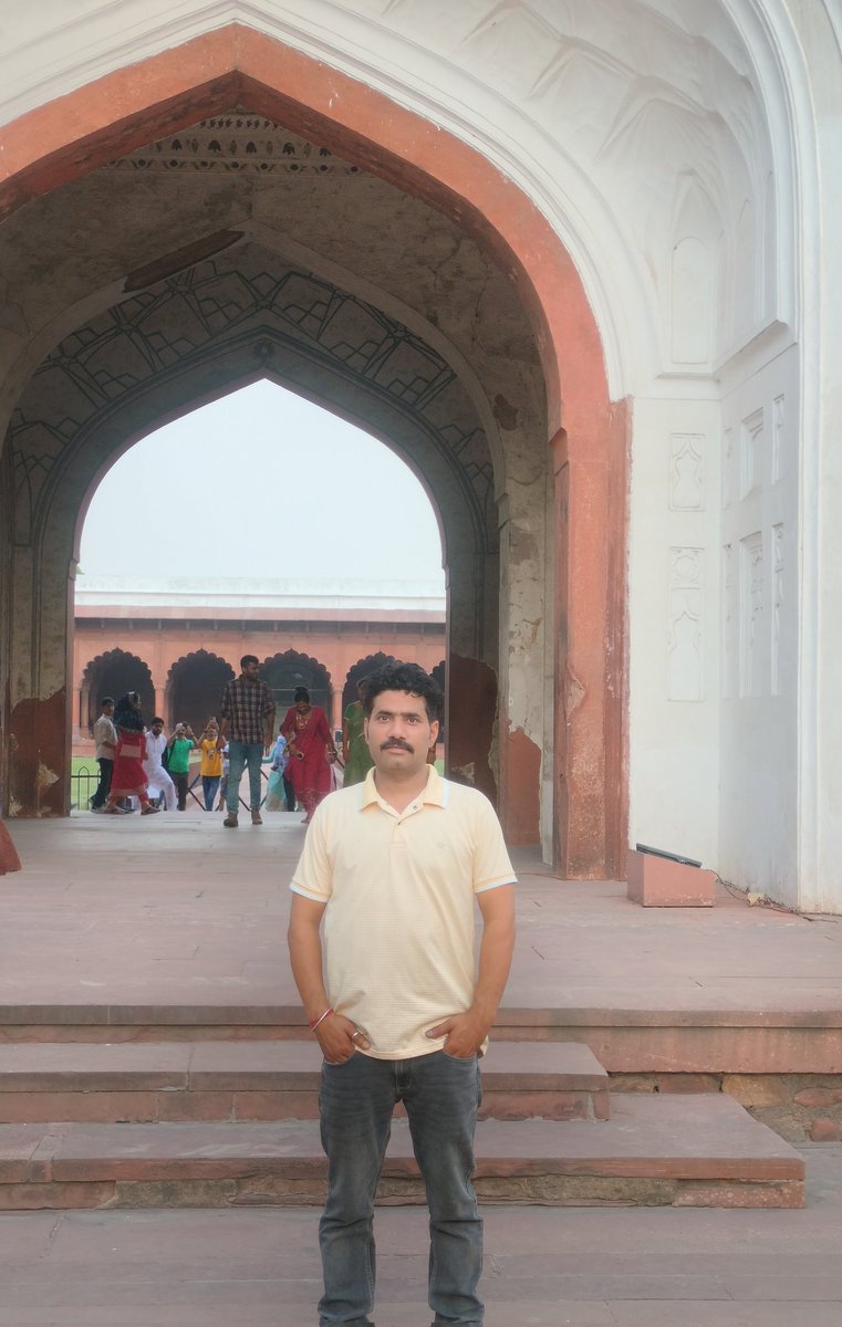 Manish7chodhary's tweet image. Red Fort, New Delhi — The temperature is too high, almost 42°C

#RedFort #NewDelhi #DelhiHeat #HotWeather #SummerVibes #DelhiSummer #HeatWave #TravelDiaries #HistoricDelhi
