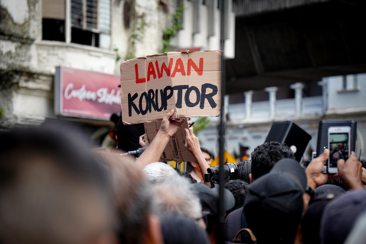 Ini himpunan pertama yang tidak didukung oleh mana-mana parti politik besar. PH, BN atau PN tidak menyokong himpunan kali ini, walaupun ada wakil masing-masing yang hadir.

Himpunan ini juga dianjurkan sepenuhnya oleh anak-anak muda generasi baru. Orang politik tidak terlibat,