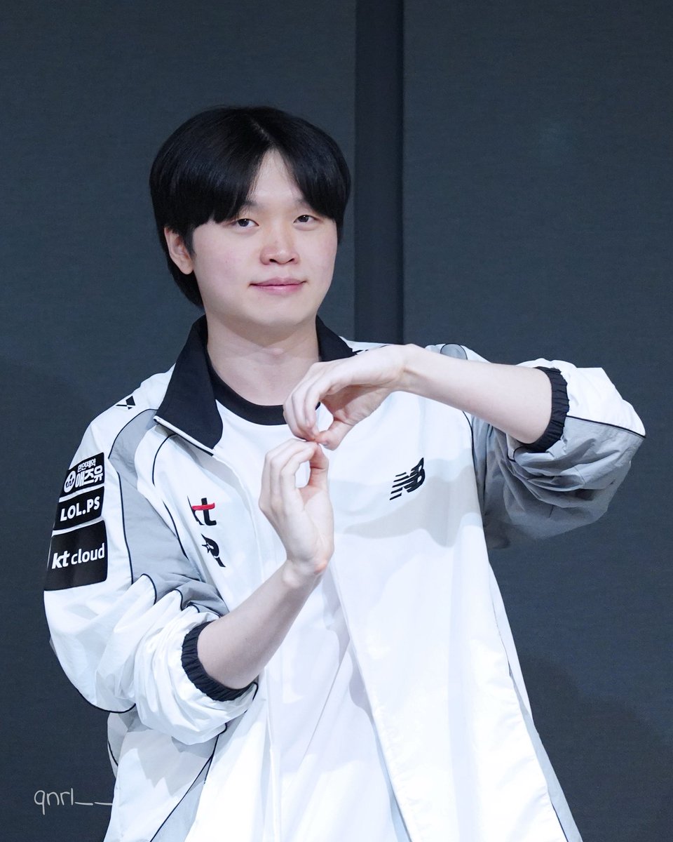 qnrl__'s tweet image. 260424 LCK 정규시즌
KT vs BFX

🎢 KT 롤스터 8연승 🎢

#PerfecT #Cuzz #Bdd #Aiming #Effort
