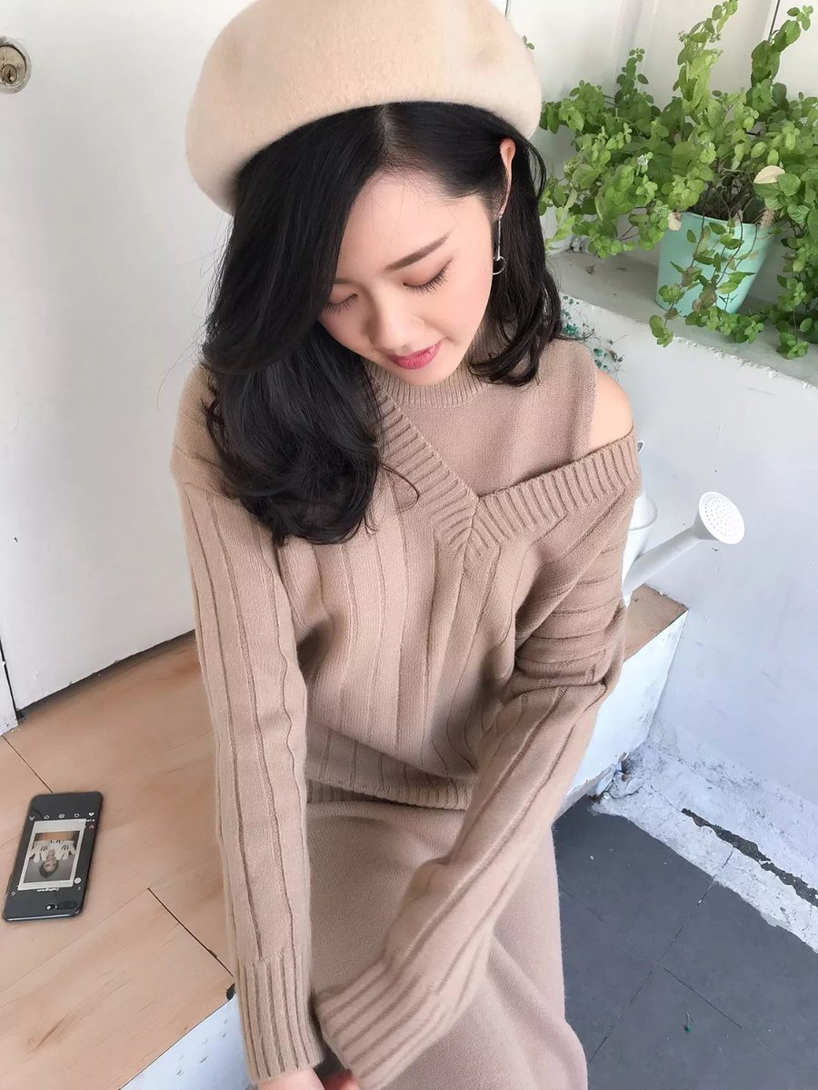 Angie Bell tweet media