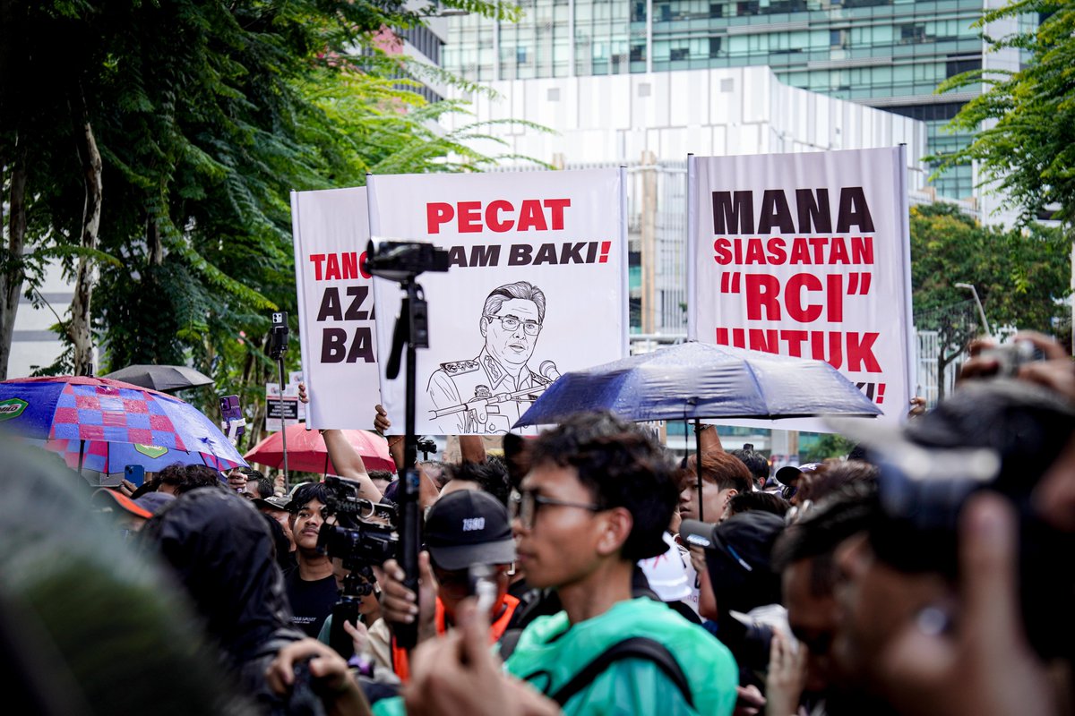 Himpunan kali ini merentasi parti dan ideologi politik. 

Ada wakil dan pimpinan dari PH (PKR, DAP, Amanah), BN (MCA), PN (PAS dan Bersatu), PSM, Muda, Urimai dan parti-parti lain.