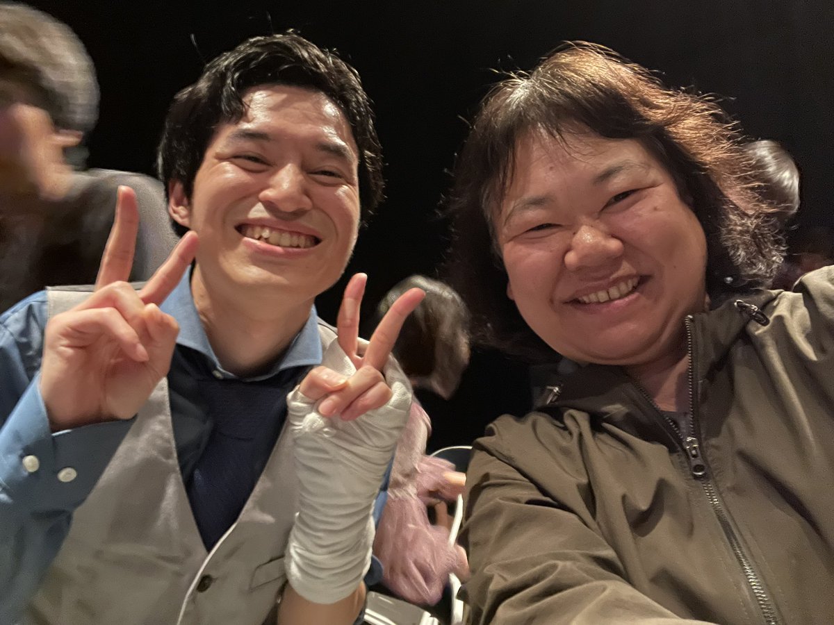 お芝居観てきた。劇団ボンボヤージュ！「世界で一番正体不明なハルシネーション」@ APOCシアター。田平マサヤさんご出演。ミュージカルとは聞いてましたけど懐かしの超有名ナンバーを替え歌で繰り出してくるっつーね。めちゃ笑いました。楽まで頑張って！