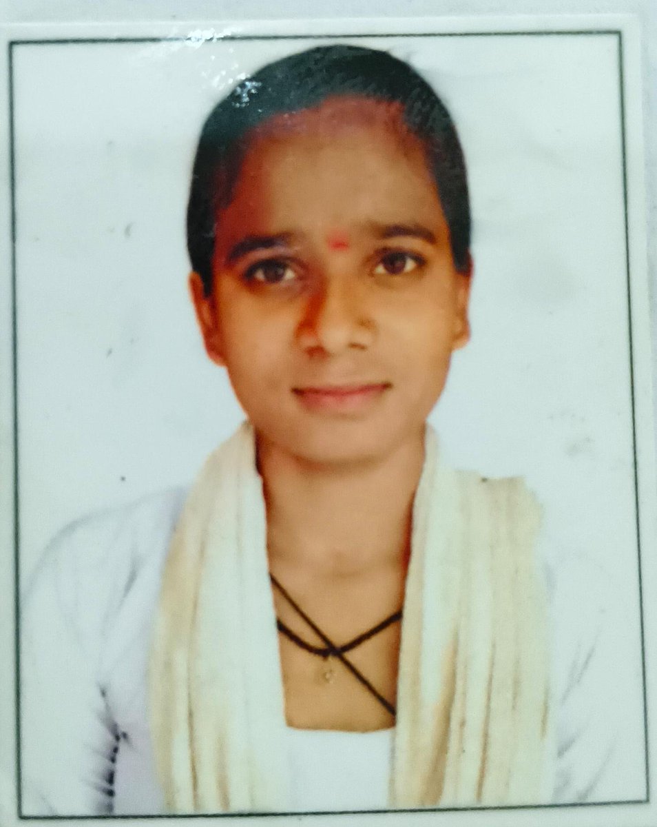 bstvlive's tweet image. गोंडा : 2 दिन के भीतर 2 छात्राओं ने दी जान

➡कल 10वीं में 77% नंबर लाने पर दी जान
➡आज ट्रिपल सी में फेल हुई छात्रा ने दी जान
➡महज 2 नंबर से फेल होने पर लगाई फांसी
➡BSc फर्स्ट ईयर की छात्रा थी गोल्डी शुक्ला
➡मोतीगंज पिपरा भिटोरा के अंधरीजोत की घटना

#Gonda #Suicide