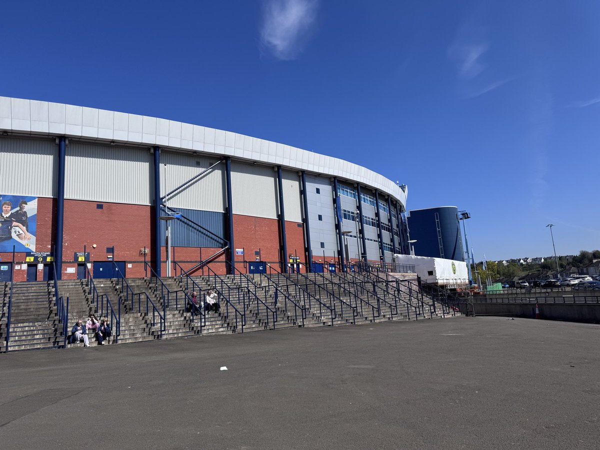 IainCollin's tweet photo. Back to Hampden, well nearly, a week on 🏁🏆 https://t.co/9BomzMtjl9