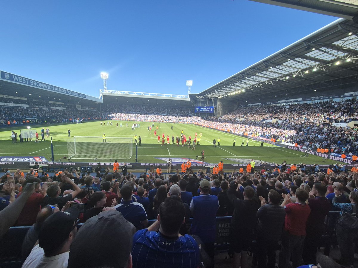 TheCruncher76's tweet image. Delighted with a point in a pretty forgettable game 🚜 

O'shea my MOTM, shoutouts to Walton &amp;amp; Greaves 👏 

Two bites of the 🍒 now to get it done 

#itfc