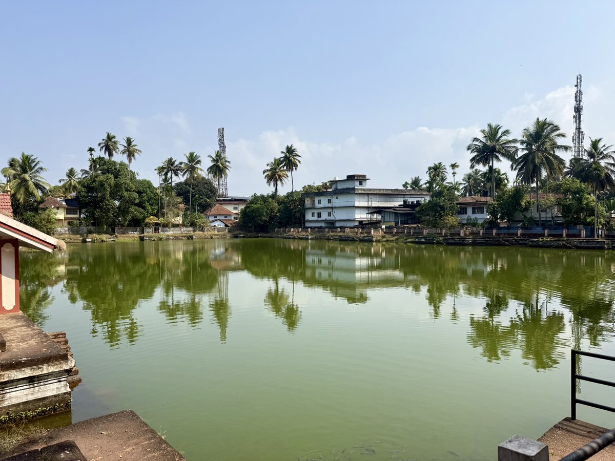 BodhaResearch's tweet photo. Kerala’s temple architecture is incomplete without the large and beautiful water tanks attached to the temples. Some of these are world-famous for their pristine surroundings and spiritually uplifting atmosphere. https://t.co/VwfOH0dqcL
