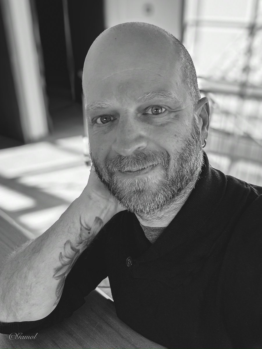 Gamol__'s tweet image. Bon week-end à tous 😊
#portrait #sentiment #zen