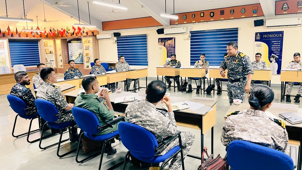 IN_HQSNC's tweet image. Shaping Leaders for Tomorrow’s Challenges ⚓

The Centre of Excellence for Ethics, Leadership and Behavioural Studies (#CELABS) at Naval Base, #Kochi successfully conducted 17th Leadership and Ethics Workshop from 20 to 25 Apr 26. Designed as a Tri-services initiative, the