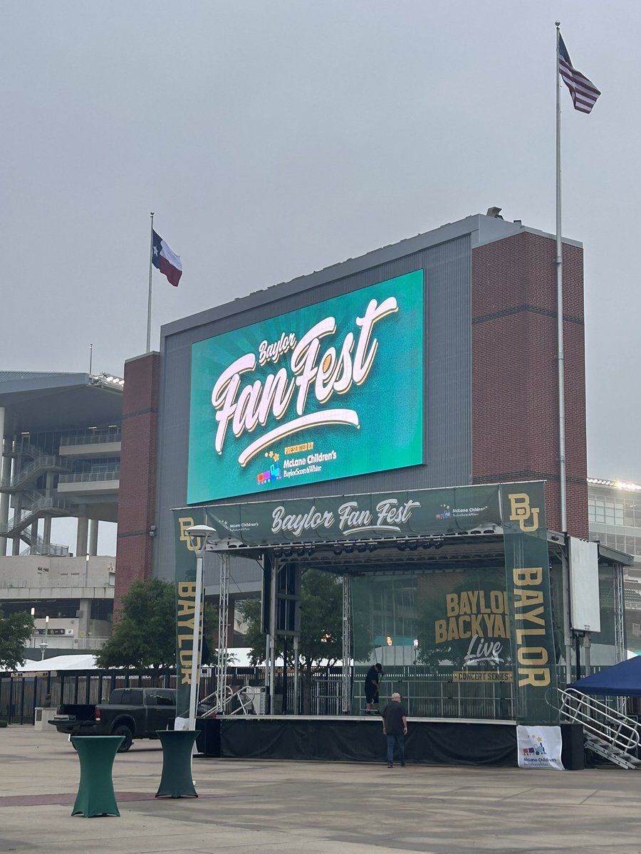 CoachMCScott's tweet photo. Baylor students, Baylor fans, Baylor Alumni - we want all of you to join us today @McLaneStadium for Football, Food, Live Music &amp; Fun at FanFest!!!
@BUFootball 
SIC’EM 🐻 https://t.co/GKIBRFHgvD