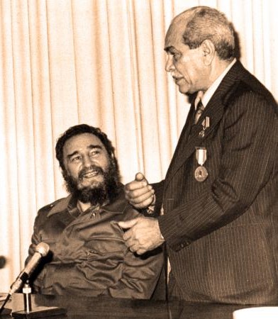 Nuestro homenaje hoy para Eliseo Reyes, el Capitán San Luis, el "mejor hombre de la guerrilla", como lo calificó el #Che.

Y también el tributo para el destacado revolucionario Blas Roca, en el aniversario 39 de su partida física.

#CubaViveEnSuHistoria