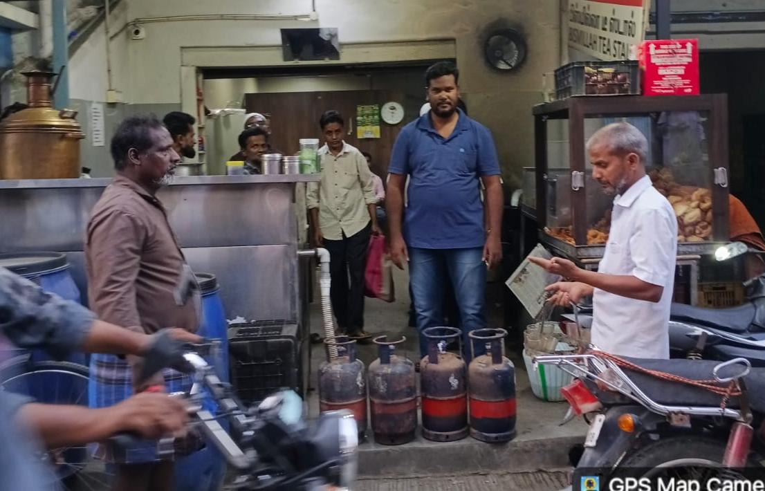 Vellore_LPGSO's tweet photo. Customers need not panic. Adequate 5 kg Appu cylinders are available at HPCL distributorships. camp at @Vellore @HPCL @Chennai_LPG_RO @hpclszchennai https://t.co/55FswceIAe