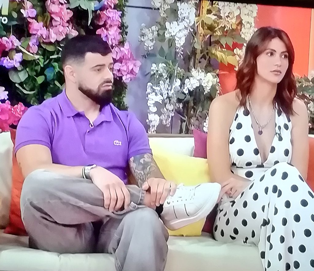 A sério que com tantos ex concorrentes foram chamar o Gabriel q foi apanhado a ser racista à pouquíssimo tempo? Esta tvi é mesmo subterrânea 
#sstvi #sstvi10