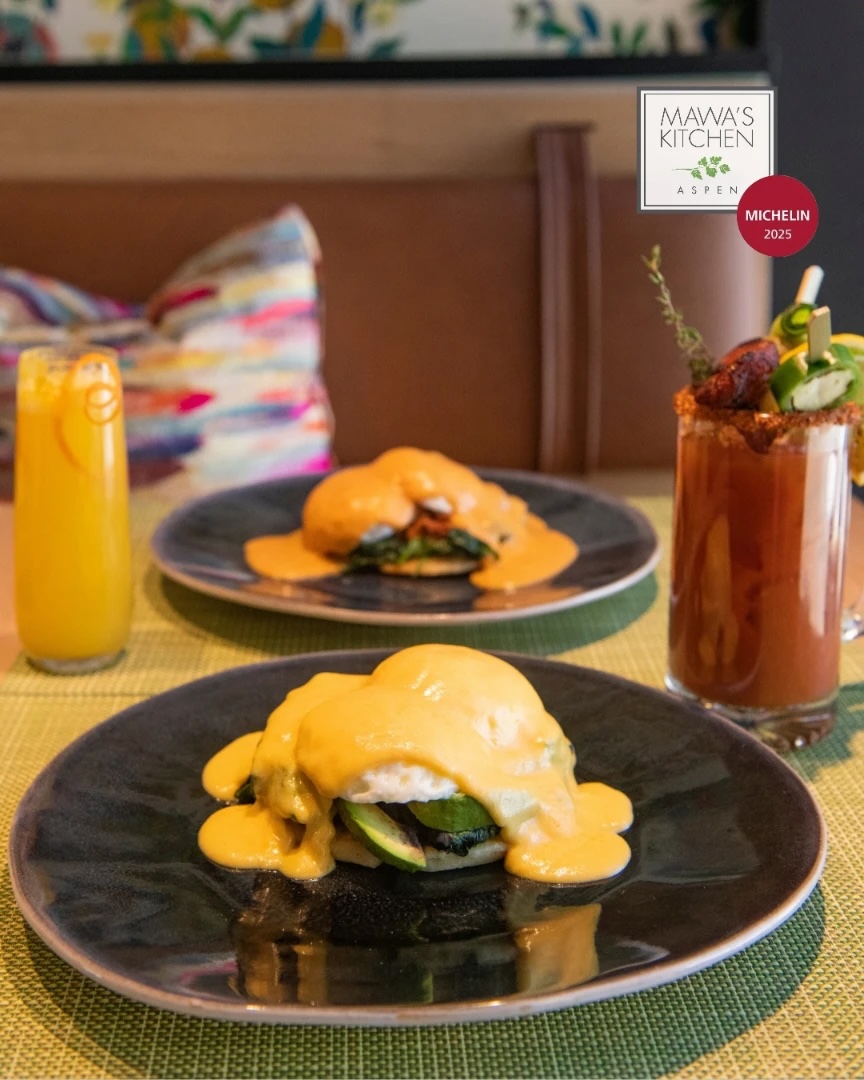 gmfaspen's tweet image. Mawa’s Kitchen is an Aspen brunch standout! 🍳 From classic Eggs Benedict to Bourbon Rustic French Toast, enjoy a globally inspired menu in a relaxed setting. A local go-to for a satisfying start to the day. ✨

📸: @mawaskitchen

#aspen #aspeneats #aspenbrunch