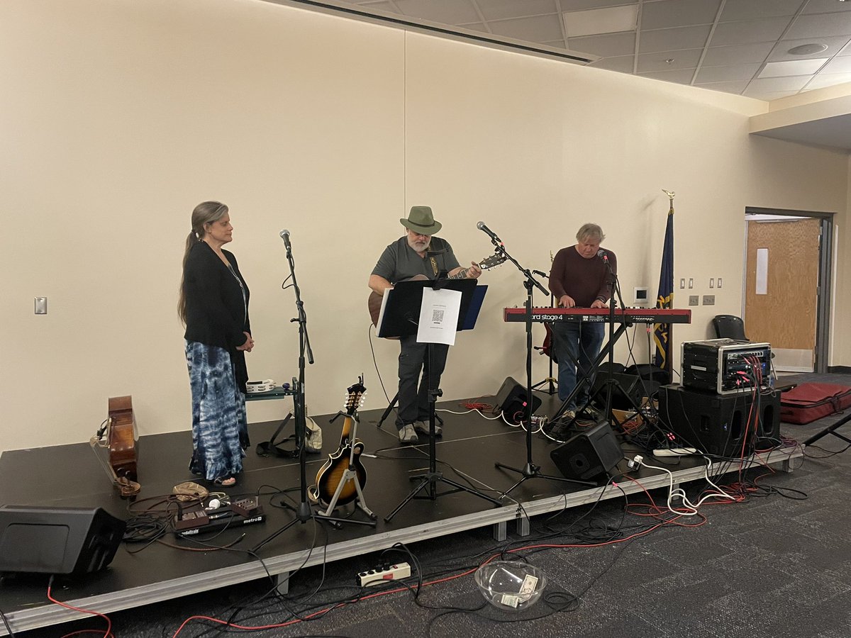MsDatKCKCC's tweet photo. The Adjunct Appreciation Dinner was a huge success! Many adjuncts, admins, and coordinators mingled, enjoyed live music, and had a nice dinner. Thanks to all who helped make the evening special! @KansasCityKSCC https://t.co/zVCyvkV32D