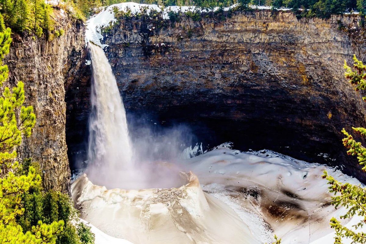 local_freshies's tweet image. What tops our list of attractions to see when #hiking 🥾  are #waterfalls.

Click 👇  to read about our list of waterfalls we want to see this summer
localfreshies.com/bucket-list-of…