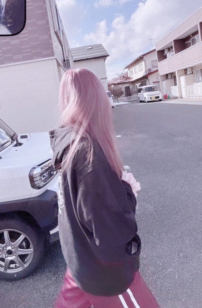 hana tweet media