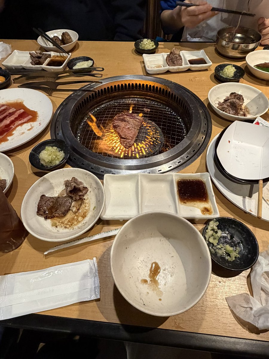 No53275's tweet photo. 初任給で家族に焼肉奢りました
みんな嬉しそうにしてくれて良かった https://t.co/uPp5XK72P0