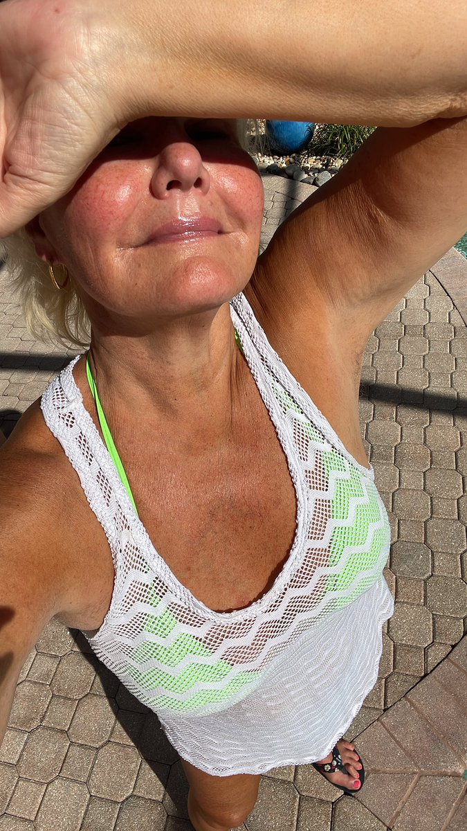 MattilaKarita's tweet image. Five Minutes Meditation In The Sun.

That’s all it takes.  And ☕️☕️

Happy Saturday Y’all 😘

#home 🌴 #weekend ⛱️