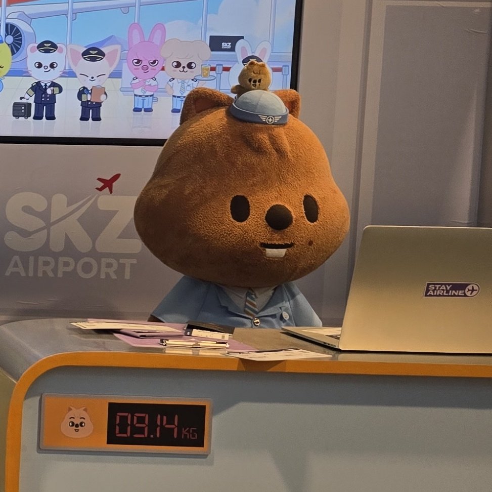 따따땨 tweet media