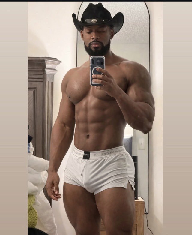 vtgrnmnts's tweet photo. Ride a cowboy - save a horse! #BlkCowboy #RippedBlackMen #BlkKing https://t.co/K4xQHFlyIP