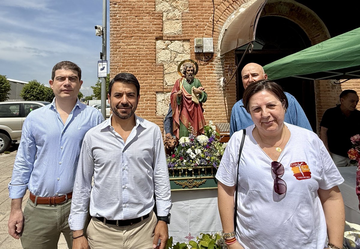 VOX_Guadalajara's tweet photo. 👥 Junto a nuestros concejales en Chiloeches, Jesús Nieto y Sira Jiménez, han estado también Iván Sánchez, diputado regional, y José Luis Arcángel, diputado provincial.
#Chiloeches #VOX #Guadalajara https://t.co/gtRETvGaCu