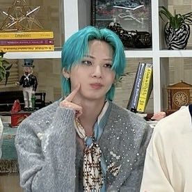 𝘙✩ tweet media
