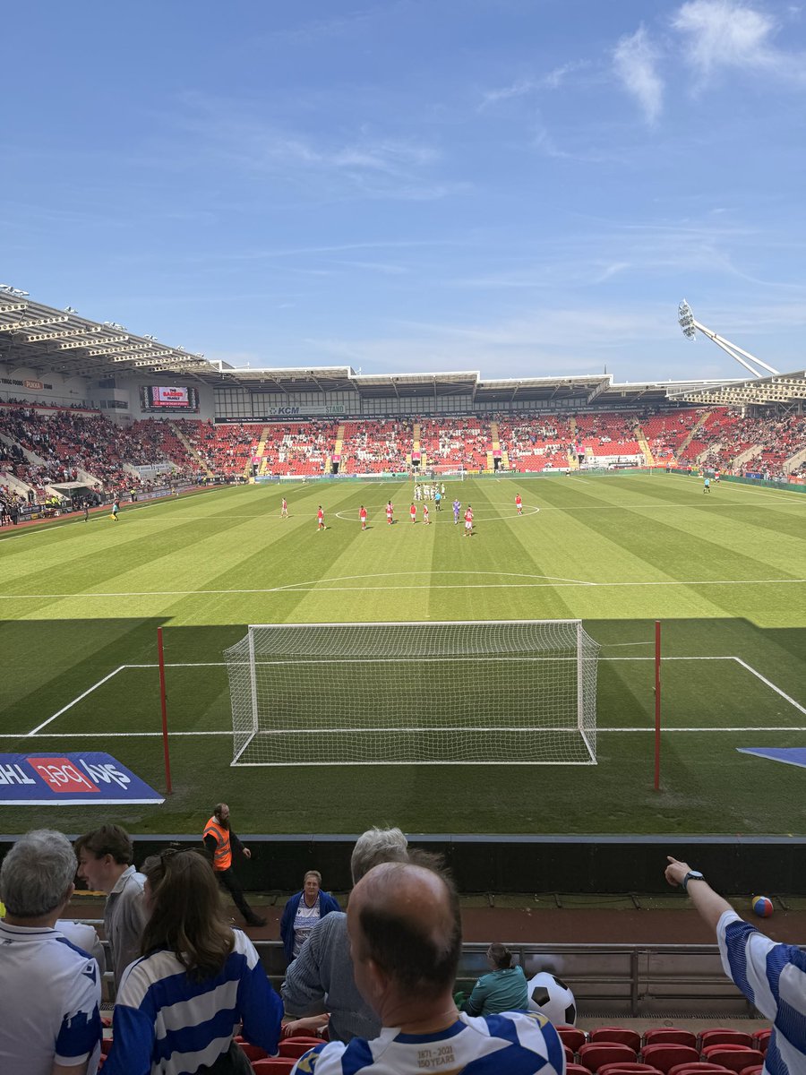 chantellen96's tweet photo. Rotherham (A) #readingfc https://t.co/nvM1IDCjDa