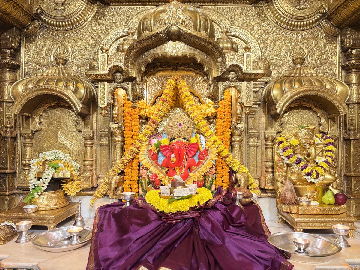 🙏गणपती  बाप्पा मोरया 🌺मंगलमूर्ती मोरया 🙏२५/०४/२०२६
🙏Ganapati Bappa Moraya 🌺 Mangalmurti Moraya  🙏 25/04/2026