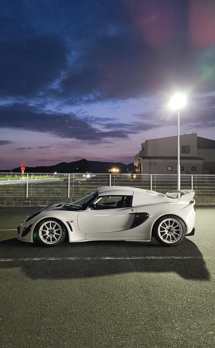 この車すごい。車の基準変わっちゃった。もう戻れない。