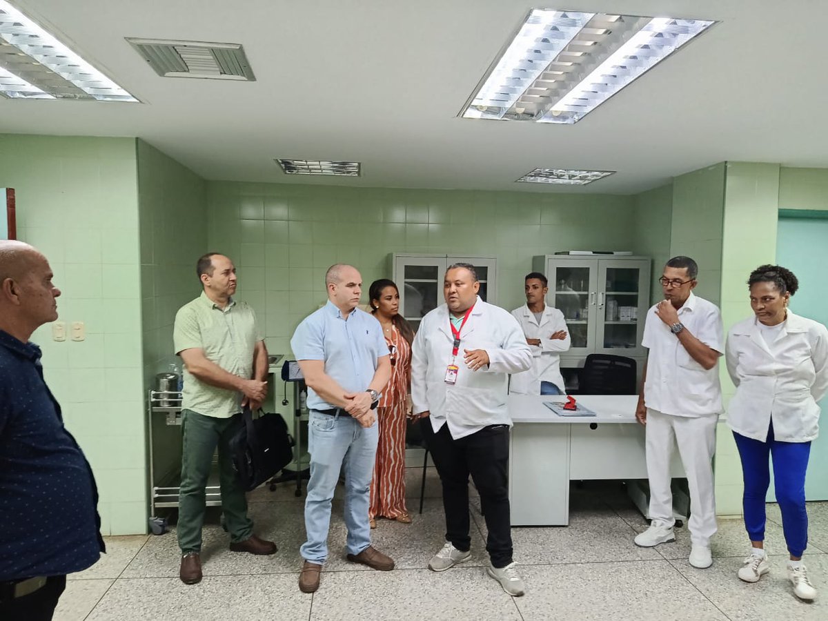 Recorrido por los servicios del CDI Ramón Rojas Salazar del estado Nueva Esparta, del Jefe de la Misión Médica Cubana en Venezuela, Dr. Yusleyvi Martinez Carmona. <a href="/DrYusleivy/">Dr. Yusleivy Martínez</a>. #CubaCoopera <a href="/yennysgome5417/">yennys gomez</a> <a href="/Nerys586675/">Nerys</a> <a href="/EspartaNue31703/">Brigada Médica Cubana Nueva Esparta</a>