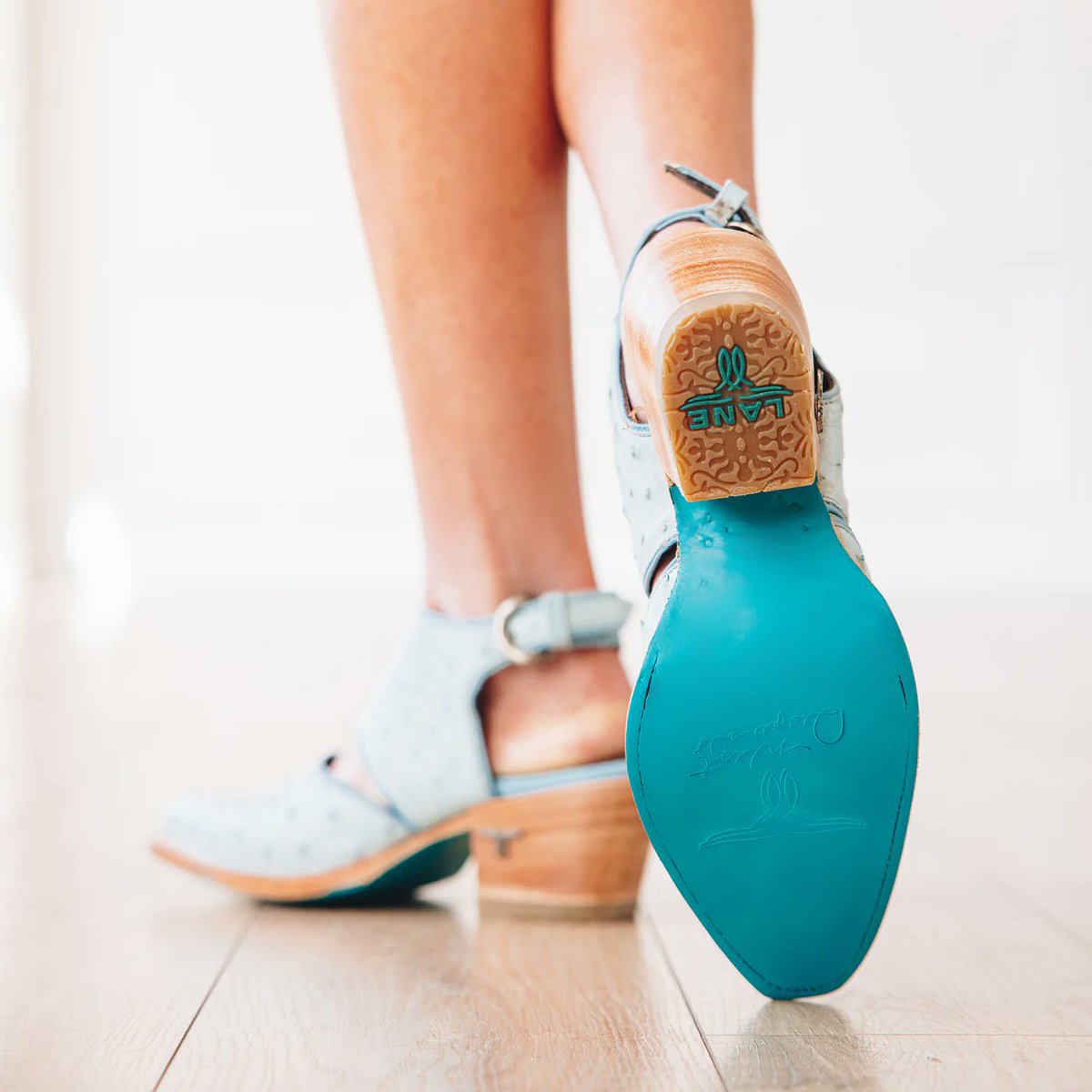 SHOEBACCA.COM tweet media