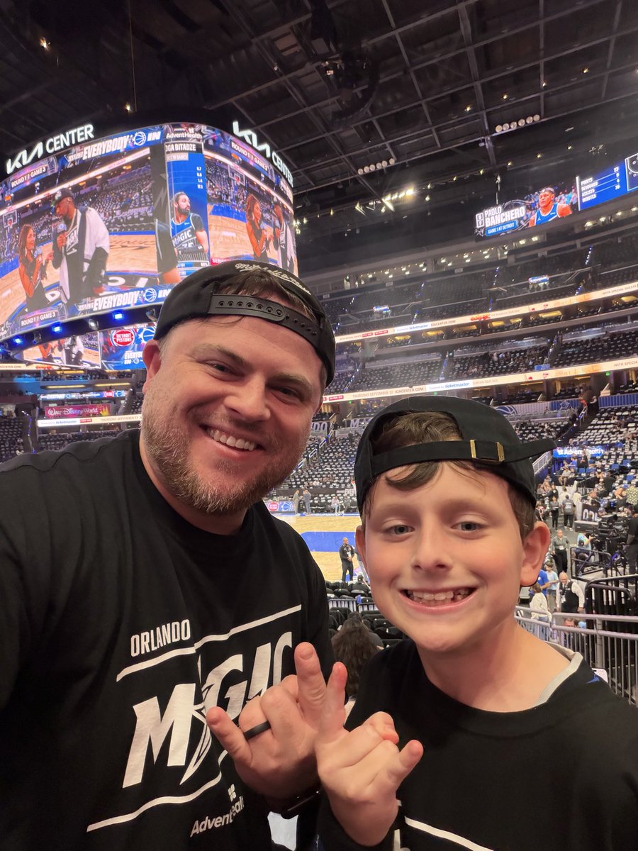 The only thing he wanted for his birthday!

We’re in the building! Wear the shirts! Let’s go!!! #Everybodyin