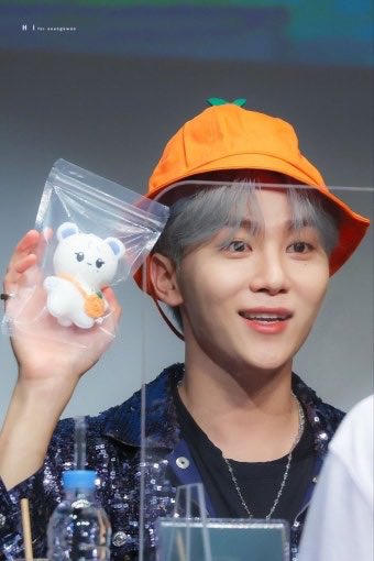 220724 YES팬싸에서 너 부베어 들고 있었어……