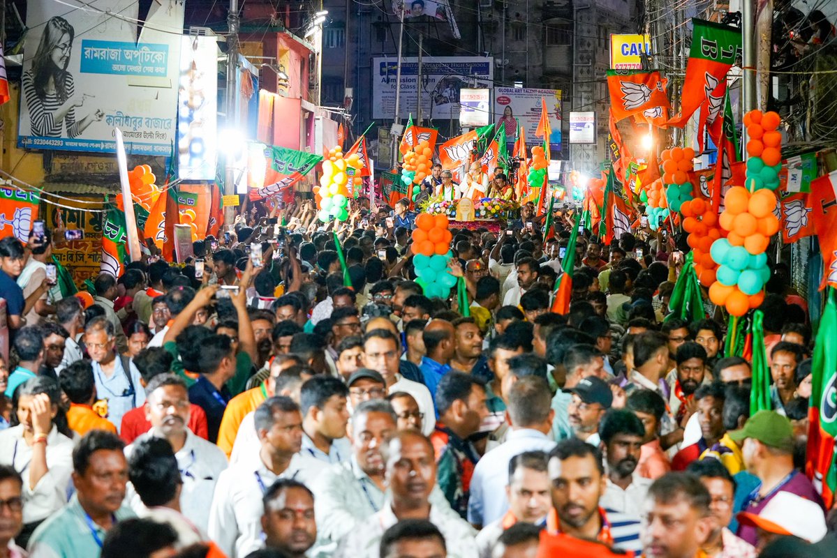 महिलाओं के शोषण करने वालों को संरक्षण देने वाली ममता दीदी का ‘भाईपो’ कभी मुख्यमंत्री नहीं बन पाएगा। शिबपुर विधानसभा वासियों के इस अपार स्नेह और समर्थन के लिए हृदय से आभार।
#BanglarHridoyeBJP