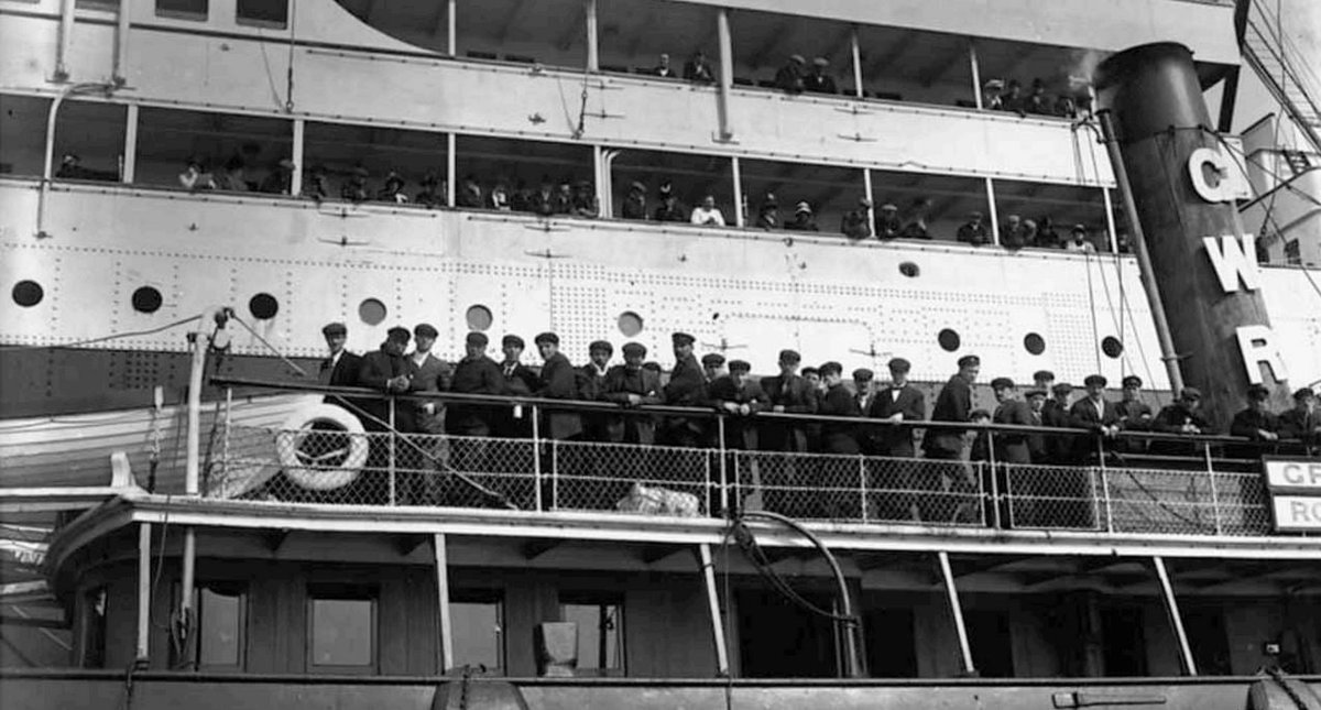 MeriaRmsTitanic's tweet image. On 28th April 1912, at 8 AM, the SS Lapland, carrying the 167 crew members of the #Titanic who had been able to leave New York, dropped anchor in Cawsand Bay off Plymouth. The tender Sir Richard Grenville then took the crew back to Plymouth harbour.
#Titanic114 #TitanicTimeline