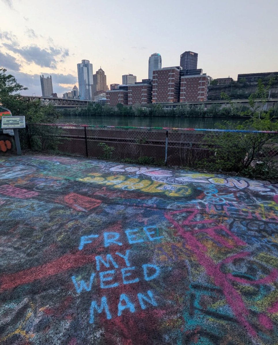 pghgraffiti tweet media