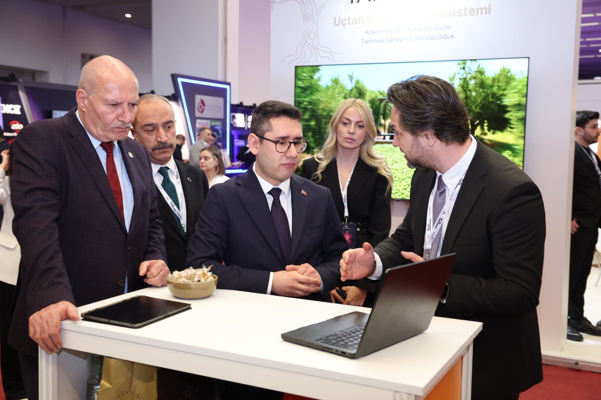 Gürsel Baran tweet media