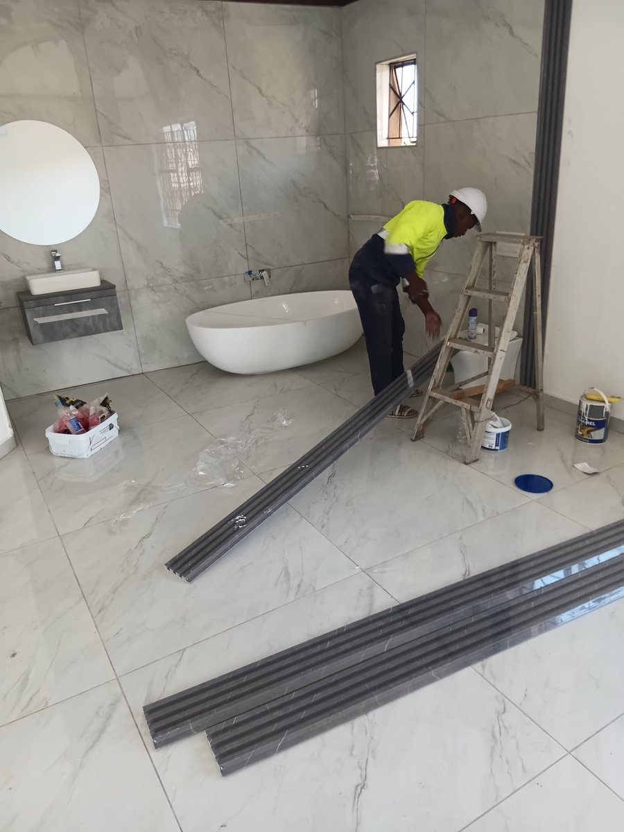 MK_TheMtungwa's tweet image. Your self/ your parents deserve a better home 🏡,  I know you can afford it just awufuni. 
We are your best building company that deserve RT to #support local
@MK_TheMtungwa