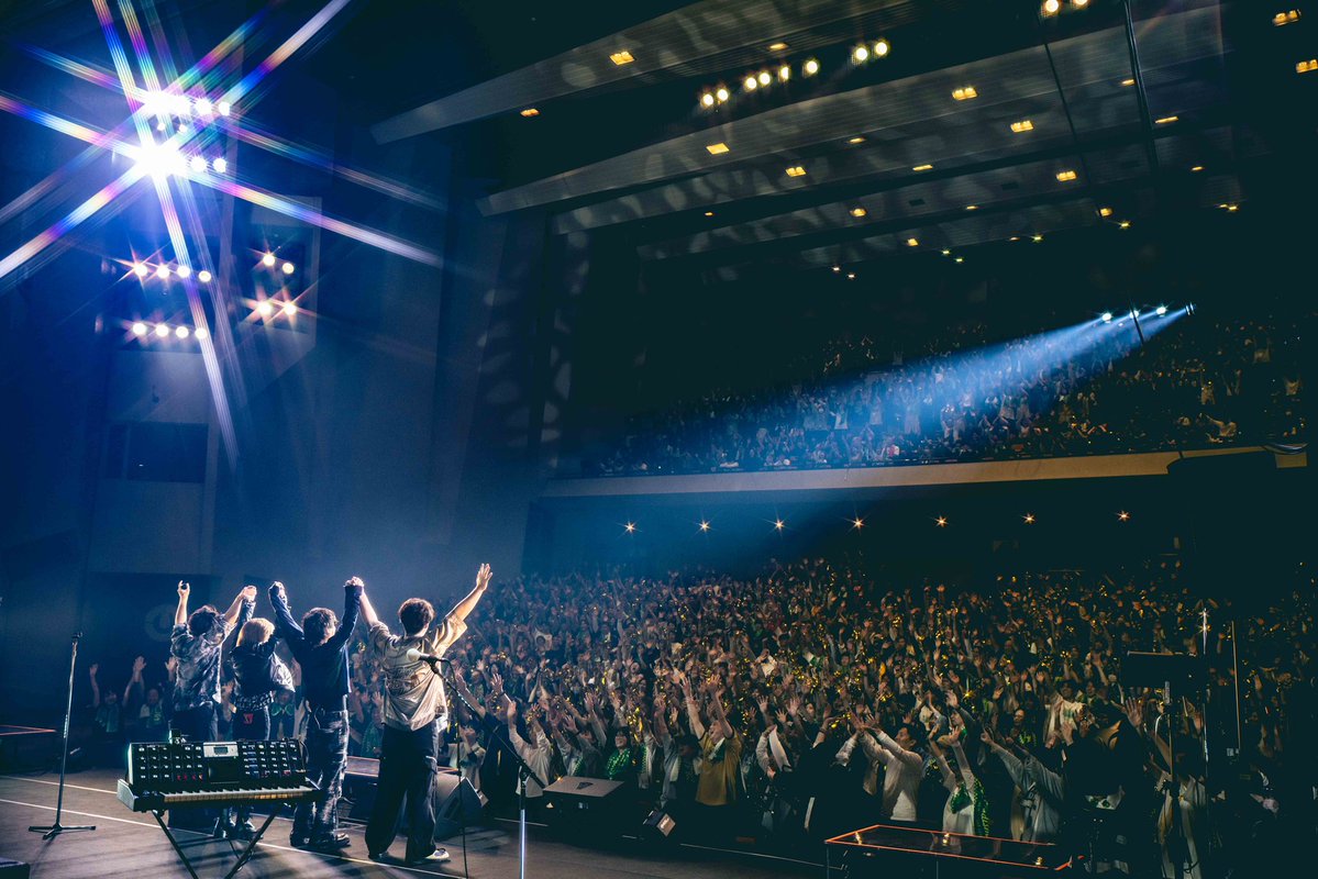 Official髭男dism tweet media